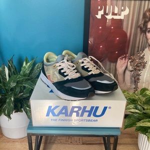 Karhu Aria Fall Edition Finland Men’s Size 11